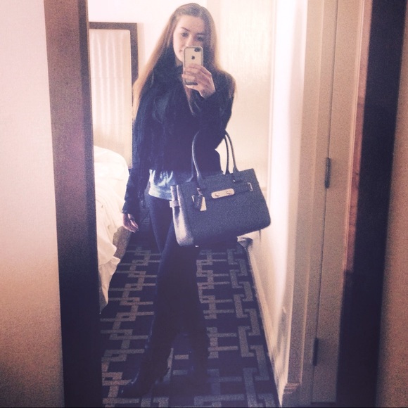 Meet your Posher, Katelyn - Picture 1 of 1